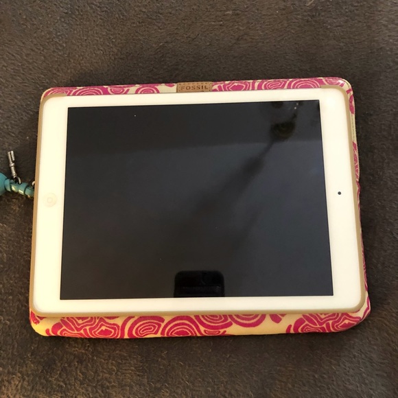 Fossil padded multi print IPad case. - Picture 6 of 7